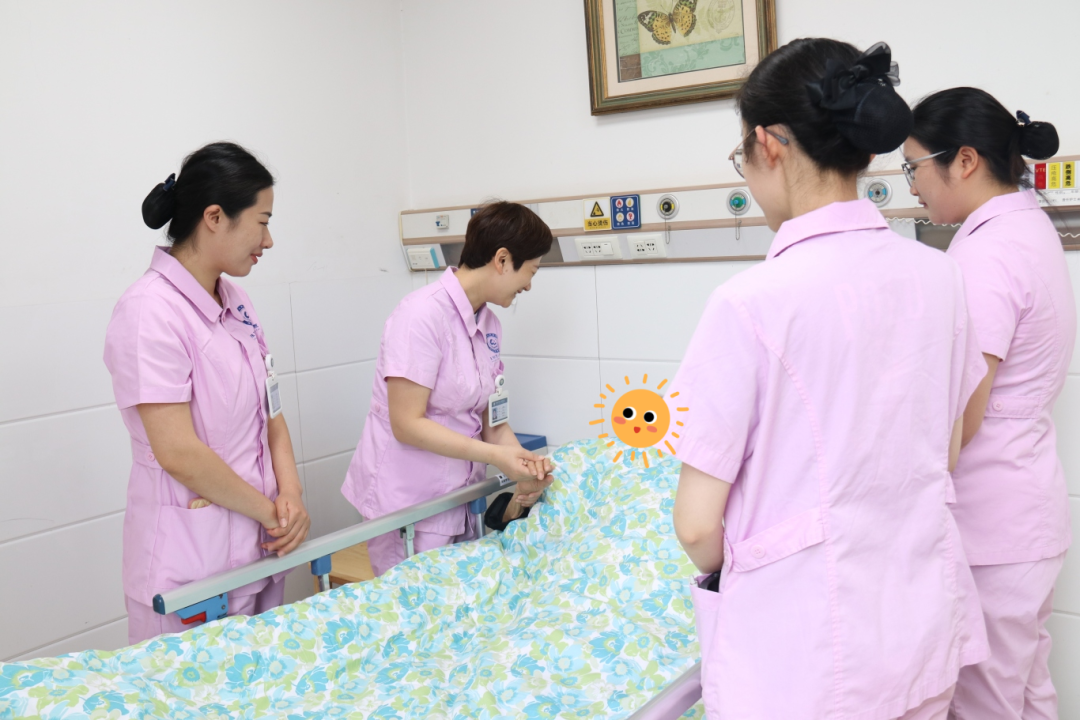 【护理芳华】柔肩护银龄 做长者的依靠——记老年医学科护士长周慧的老年护理深耕之路
