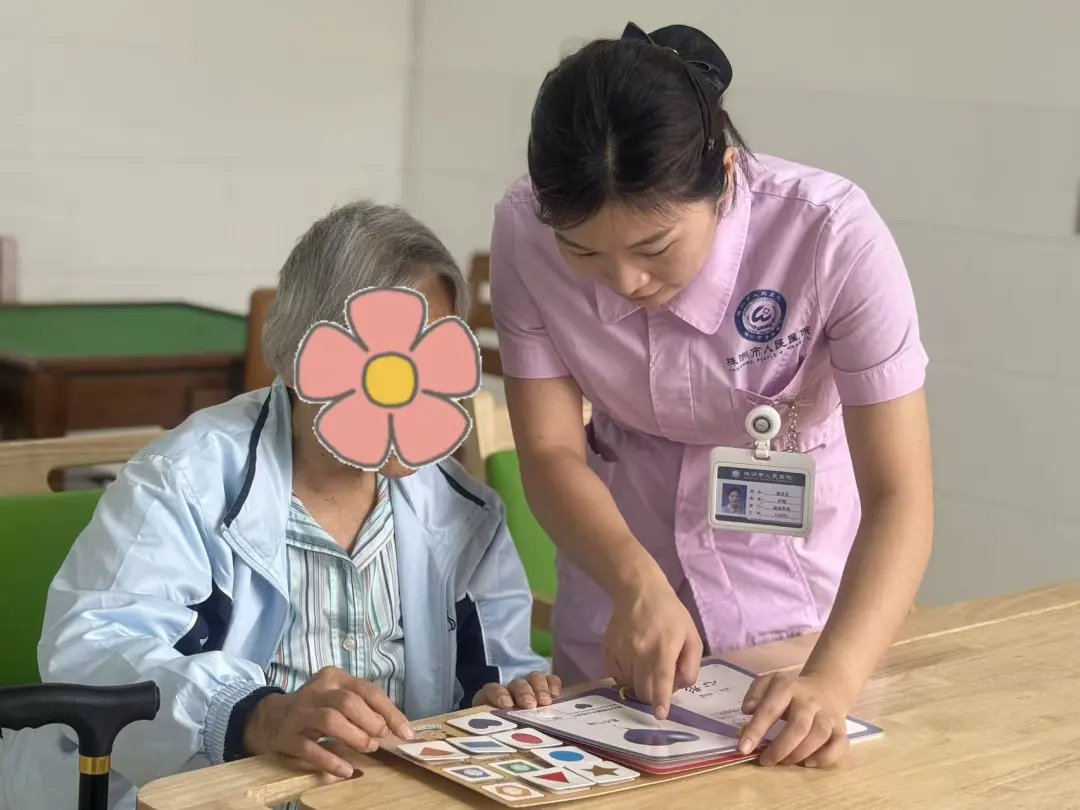 【护理芳华】守护被遗忘的记忆，点亮尊严的微光